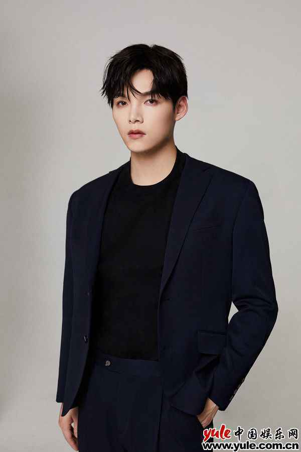 朱星杰新曲《星夜出逃》风格大胆 封面图“顺拐”引网友调侃