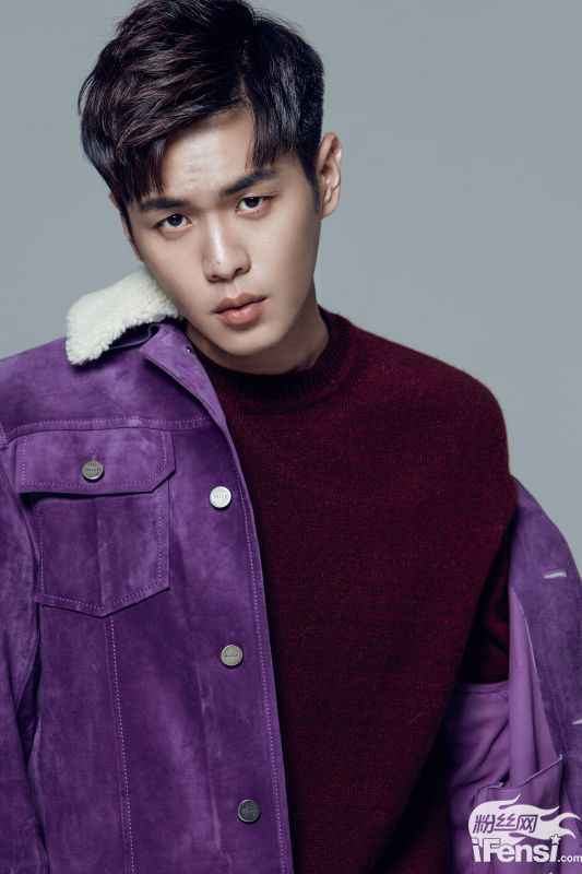 张若昀成穿衣范本 复古造型绅士儒雅