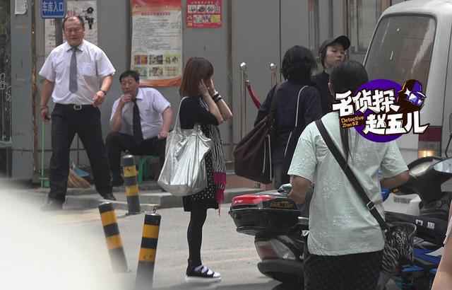 窦靖童染回黑发 变成乖巧好少年