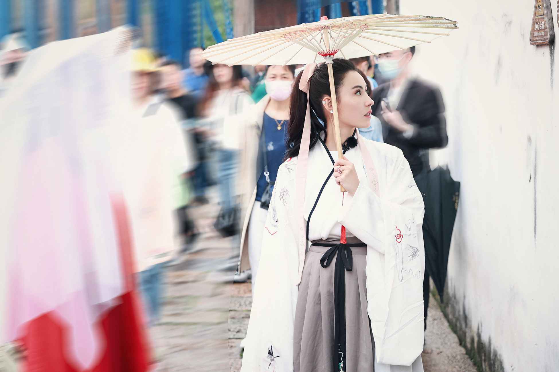 张柏芝再扮古装造型 清丽惊艳梦回《河东狮吼》