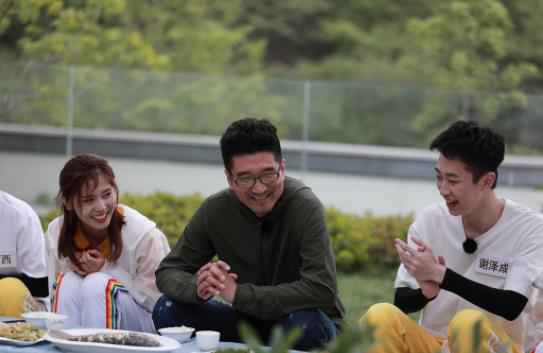 《群演公社》学员直面主创挑战《亮剑》唐国强、许文广探讨小角色的出路