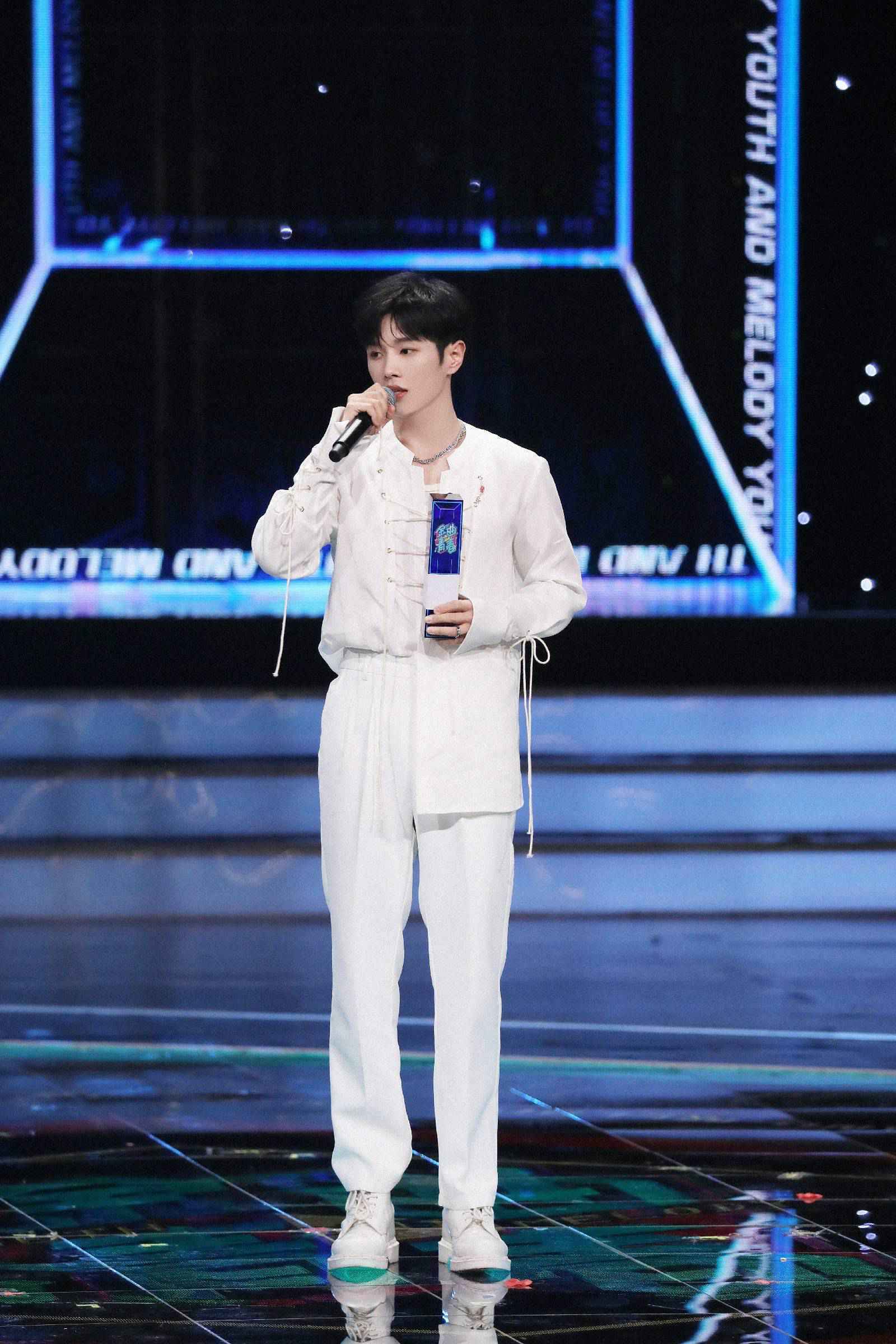 《金曲青春》完美收官 李汶翰获“最受欢迎家族担当”