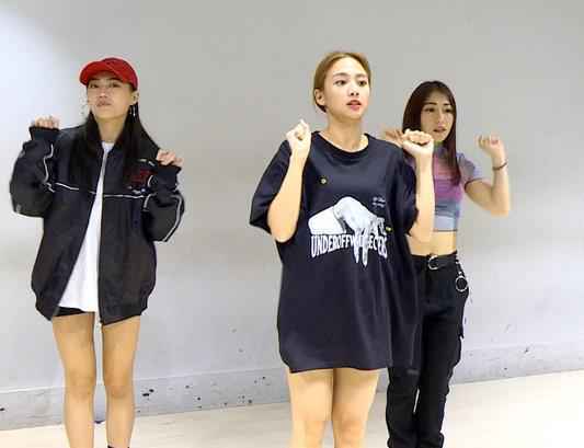 鬼鬼承认对周汤豪心动过 誓言跨年演出让粉丝嗨翻