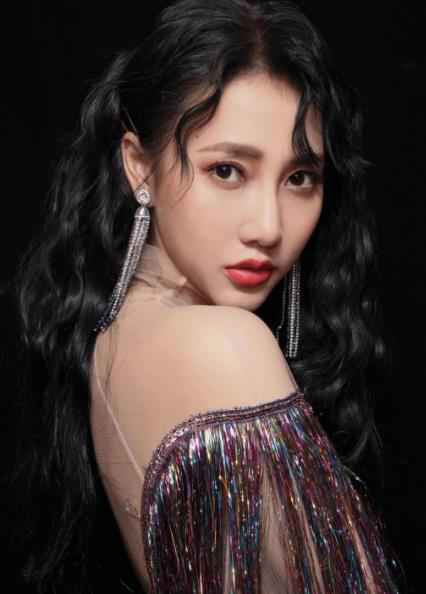 悬疑爱情剧《我心深触》正在热播 弦子献唱主题曲