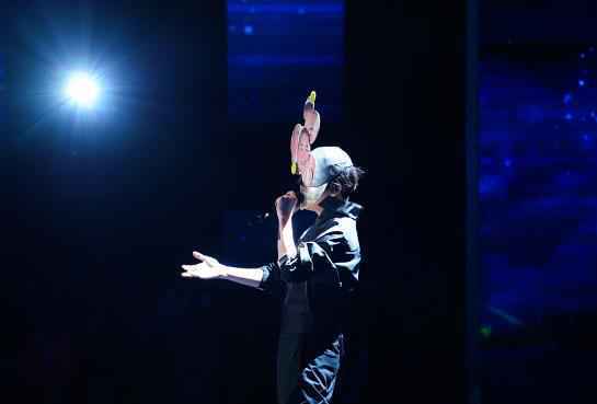 薛之谦真挚改编《哑巴》力挺好友共创好音乐