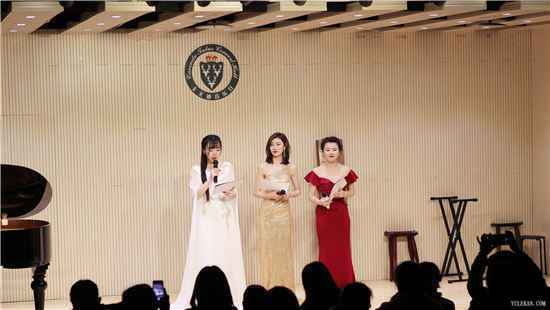 “未来之音”师生新春音乐会《春有百花》是由谁演唱的?