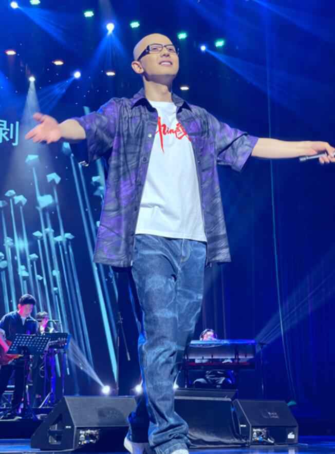 平安《我爱你中国》巡演宁波站 新专辑《在路上》Live备受好评