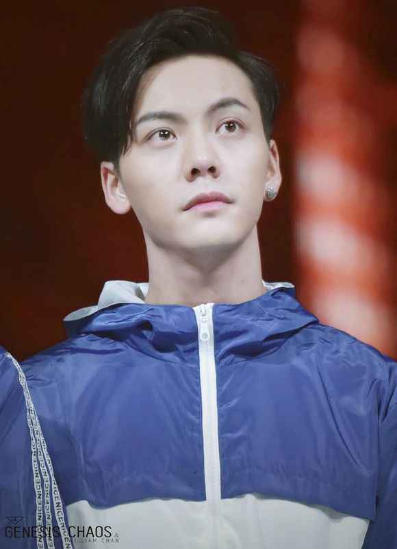 陈伟霆他的眼神里有千万日月星辰(组图)