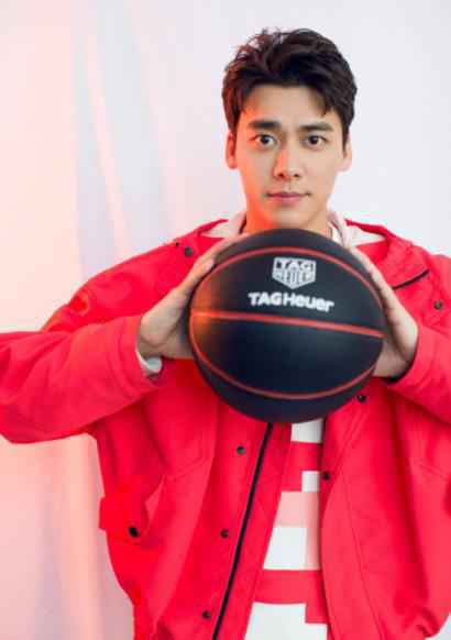 李易峰获得最具篮球聚力值艺人榜第一 身体力行推广篮球文化