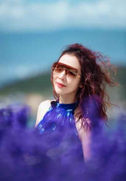 《奋斗吧主播》引发艺人转职“播姐”新浪潮，25个女艺人想做“有价之姐”谈何容易