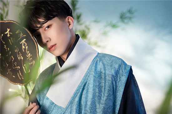 《本周主打星》木及少年李东山新歌《再见失恋》独家专访 展新式态度