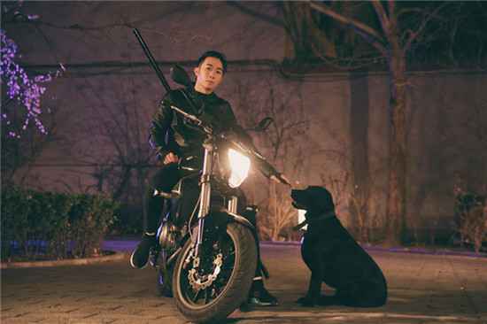 《本周主打星》木及少年李东山新歌《再见失恋》独家专访 展新式态度