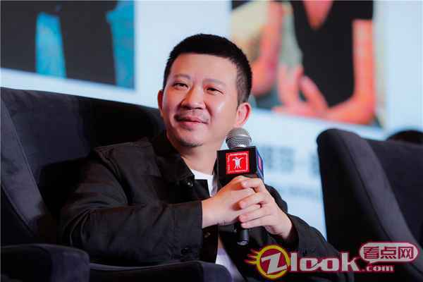 饶晓志导演现身上海电影节青年影人论坛 探索影人成长路径