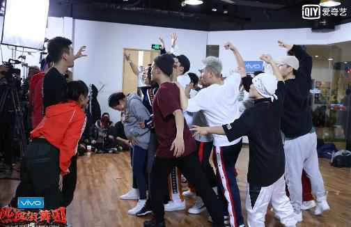 团魂燃烧！《热血街舞团》“最狠”赛制无法阻挡兄弟情深