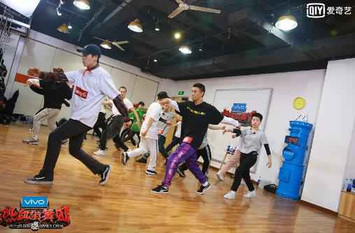 团魂燃烧！《热血街舞团》“最狠”赛制无法阻挡兄弟情深