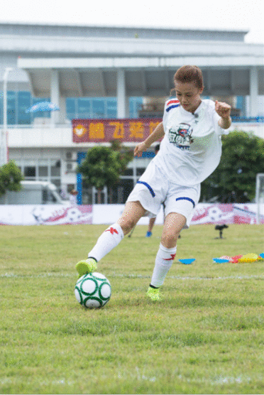 容祖儿被李治廷误伤 天后“吐血”不止