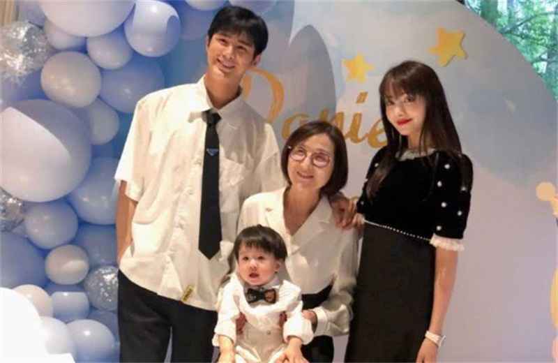 新综艺开播，展现明星婆媳生活，麦迪娜与陈若仪感受不同