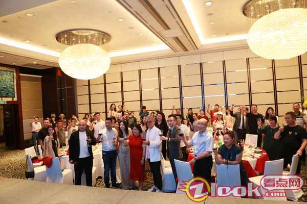 院线电影《家庭新闻》亮相咔咔猪之夜 为儿童电影行业注入新活力