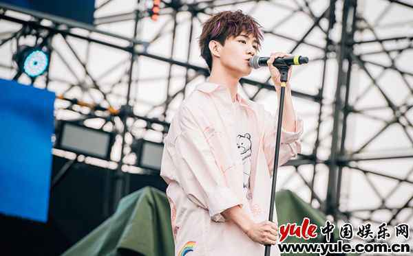 徐子未1 徐子未音乐节首秀落幕 连唱四首展现vocal实力