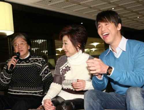 陶喆母亲护子:他被杨子晴设计 大陆女生太坏