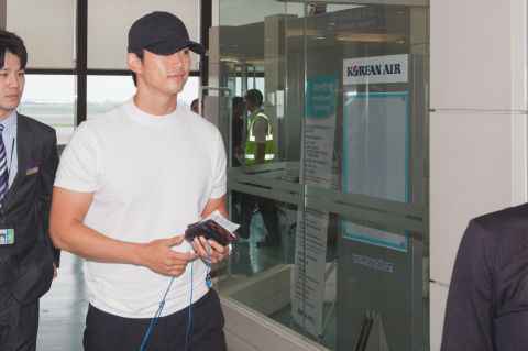 [有片]玉泽演担纲台湾观光新代言人 一身白T帅气抵台