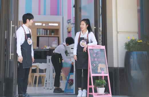 《心动的味道·厨语》刘也练就实力推销技能 许愿官集体舞抢眼十足