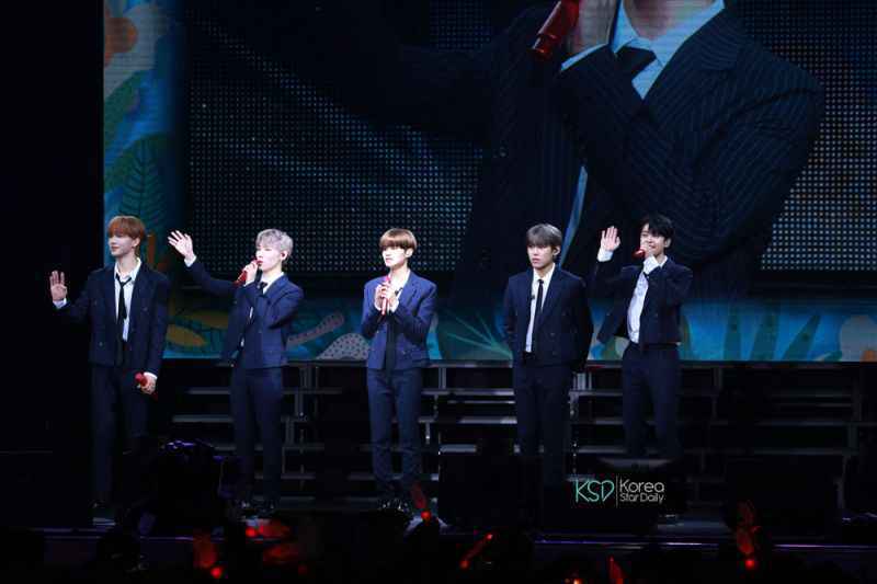 AB6IX首个亚巡见面会香港站 尽诉生活趣事