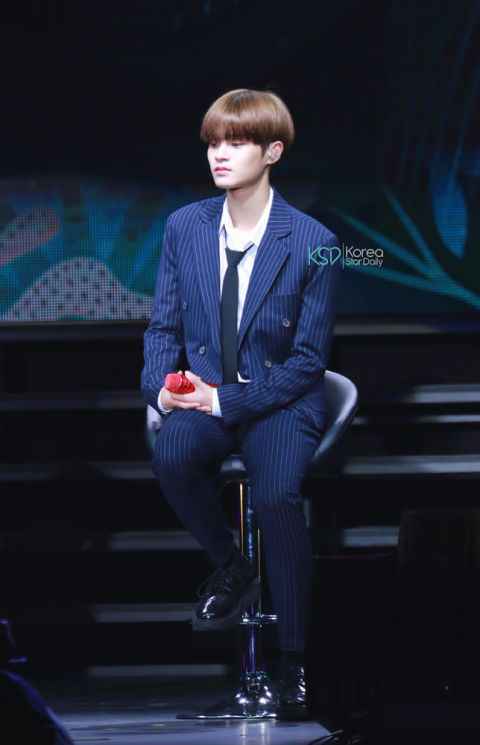 AB6IX首个亚巡见面会香港站 尽诉生活趣事