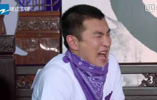 爱奇艺《奔跑吧》延禧“大猪蹄子”聂远来袭baby自夸演技好被猛捶