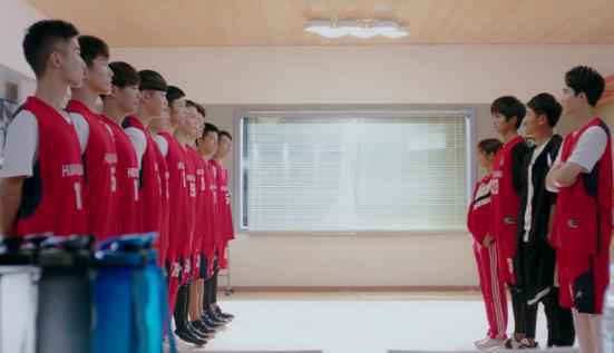 兜兜转转!《热血狂篮》佟梦实又成队长 封城提出公平比赛