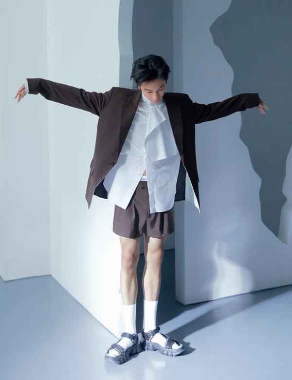 张宥浩 | 该拍戏拍戏,该瘫着瘫着