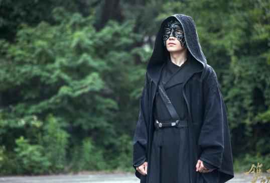 双角色同框粉丝过年 朱一龙:我对这个人物有“瘾”