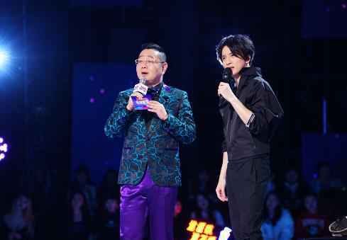 薛之谦“告白”小岳岳 淋浴唱将分享“唱歌土方”