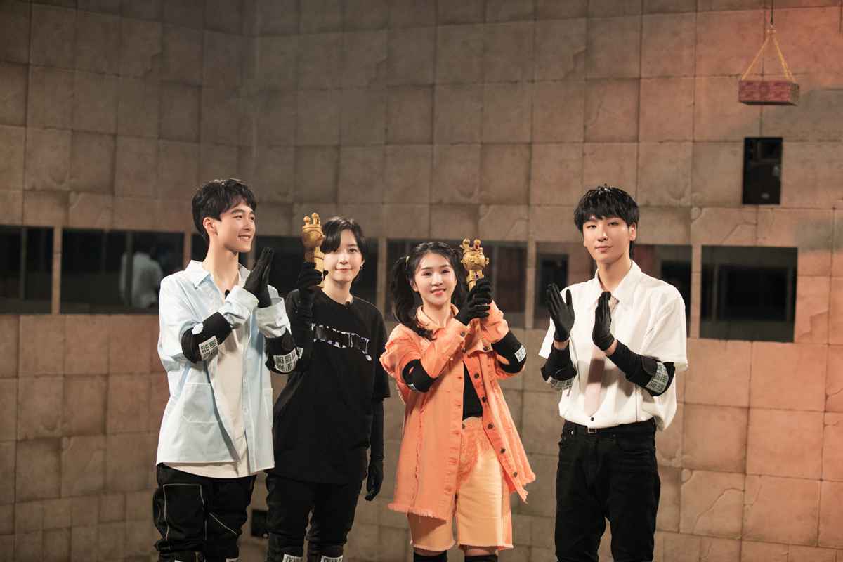 李斯丹妮性格有多讨喜？《疯狂的麦咭8》魔性闯关成密室Rap担当