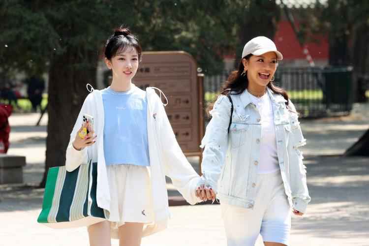 陈小纭《让生活好看》第二季春游误入相亲角 聊感情观说付出要对等