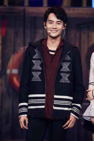 “歌手”王凯火力全开：跨界决赛无悬念晋级 新专主打《一人份的孤独》今日公开