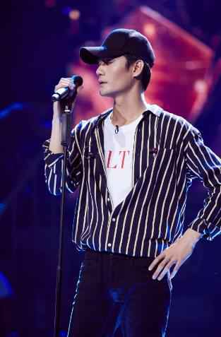 “歌手”王凯火力全开：跨界决赛无悬念晋级 新专主打《一人份的孤独》今日公开