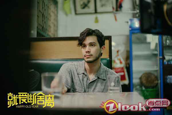 桑尼·苏瓦美塔农与茱蒂蒙在餐厅见面 电影《就爱断舍离》今日上映 《天才枪手》团队带来催泪之作