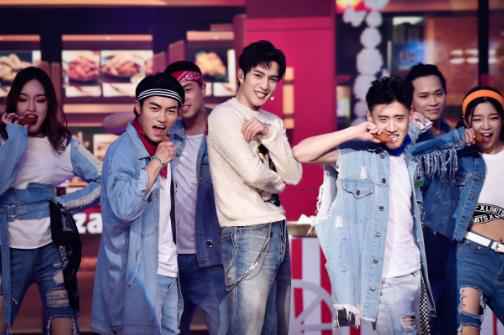 《跨界歌王》韩东君秒变“炸鸡小王子”另类拉票