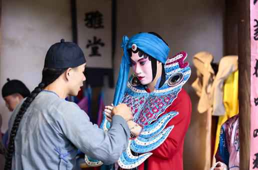 常远《喜剧总动员》上演异域舞蹈 “穿越”不停霸屏来袭