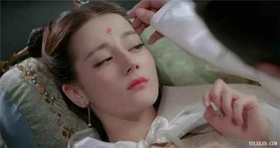 《枕上书》凤九是什么时候怀上白滚滚的？