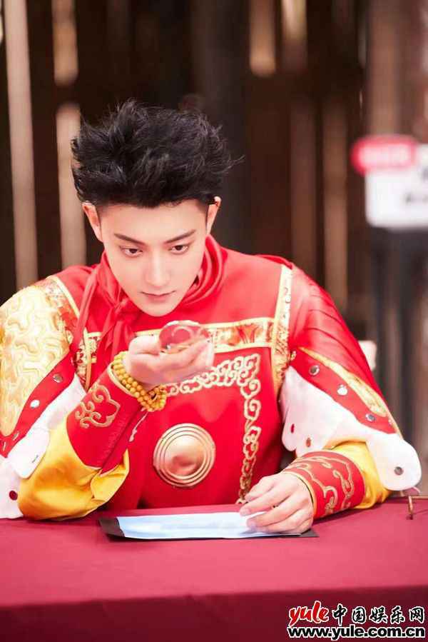 黄子韬《萌探探探案》化身齐天大圣 在线撒娇俘获众人