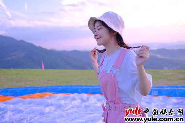 赖美云专辑同名曲《出发，地平线！》MV上线 和少女一起勇敢冒险