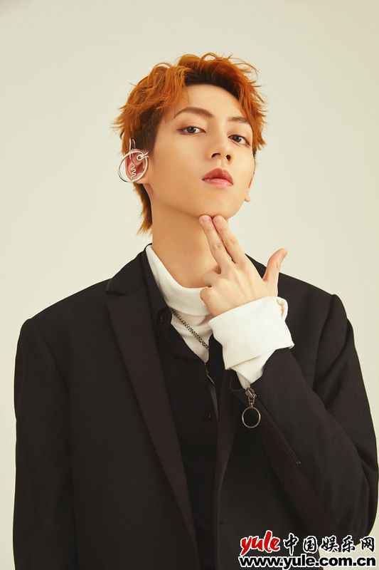 新生代音乐人翟洲浩原创单曲《关于你》上线 初试轻电音曲走心动人