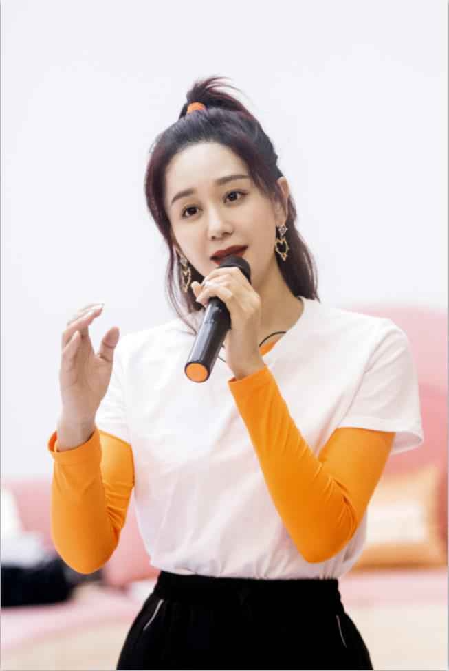 海陆《乘风破浪的姐姐》公演完美落幕 歌声引观众落泪共鸣