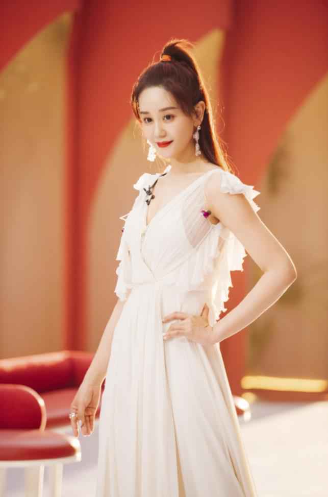 海陆《乘风破浪的姐姐》公演完美落幕 歌声引观众落泪共鸣