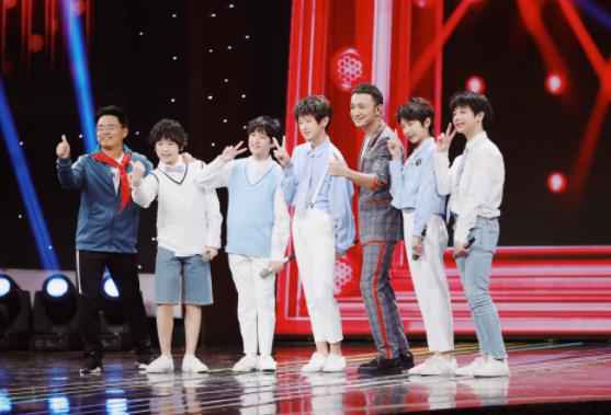 易安中学亮相央视综艺《开门大吉》 唱响《我们都是追梦人》