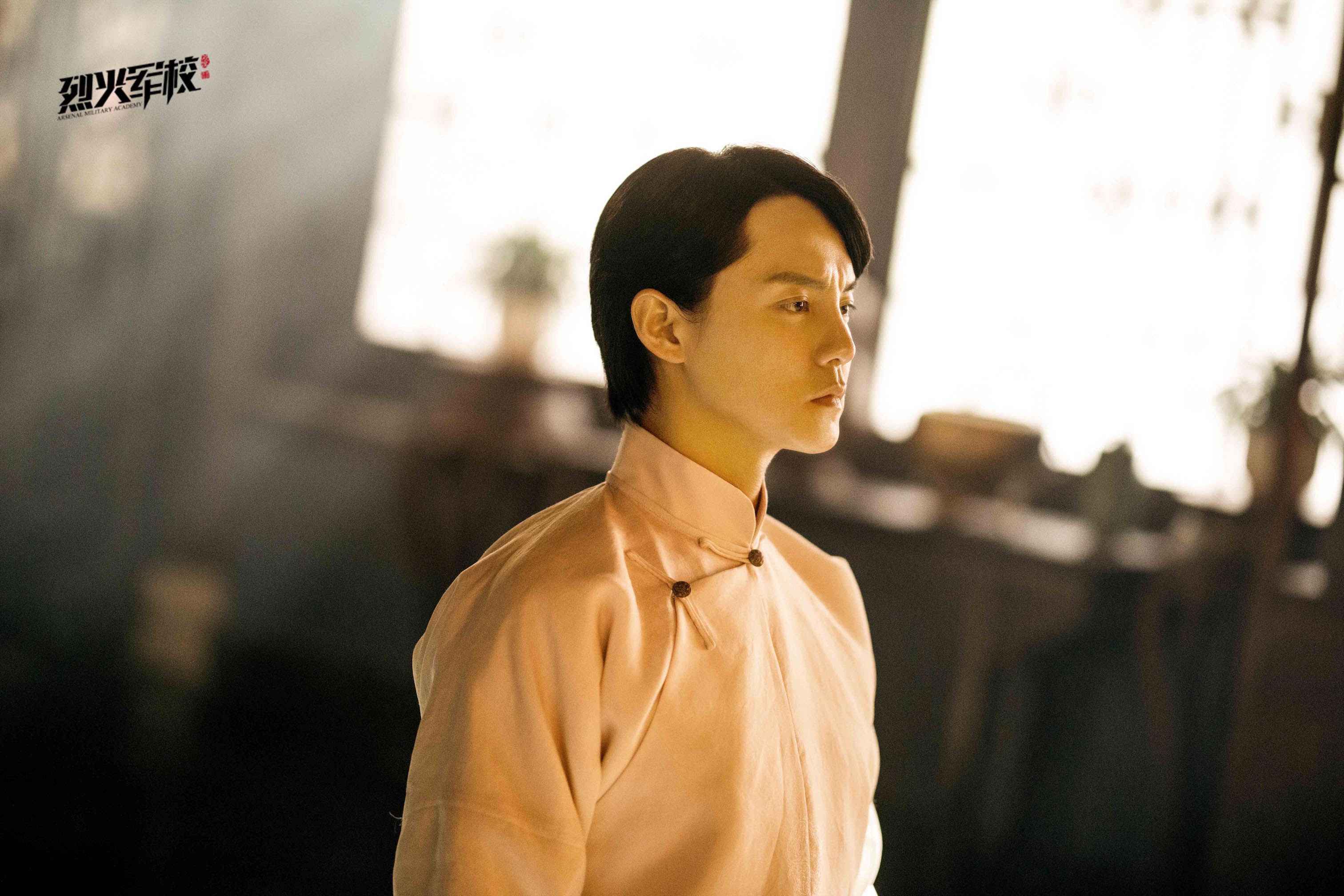 尹正《烈火军校》告别承瑞贝勒 不舍下线期待新作