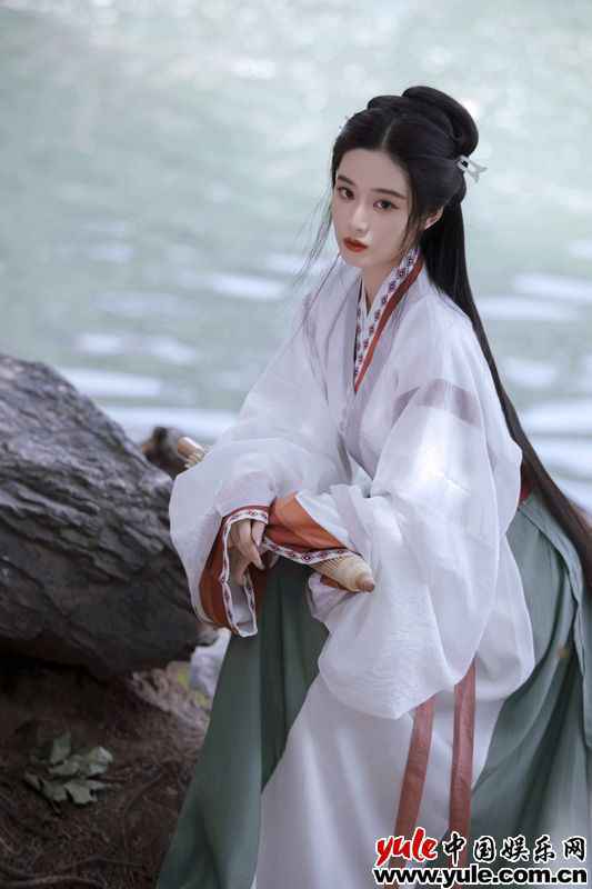 徐艺洋《花湮灭》柔情上线 雨停心晴花开花落自有归期