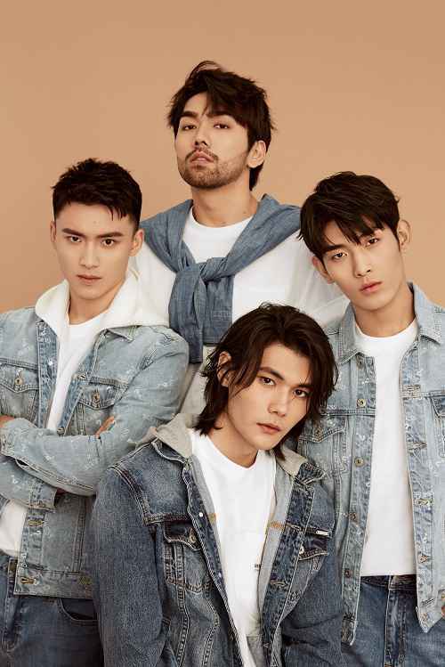 F4ST轰动男团首支单曲上线 用音乐点燃夏天